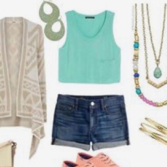 Premier Designs Full Bloom Earrings - Picture 4 of 4